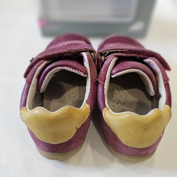 **SOLD**Bobux Step Up Riley Shoes in Boysenberry Size 5US/21EU - Picture 6 of 7